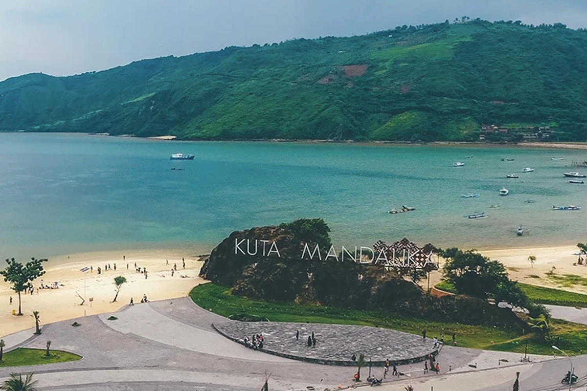 Pantai Kuta Mandalika 3